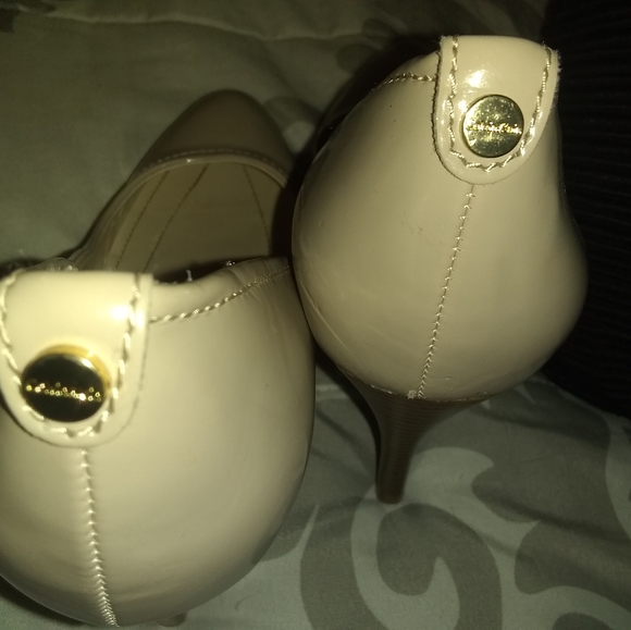 LIKE NEW Calvin Klein size 7 - Picture 9 of 9